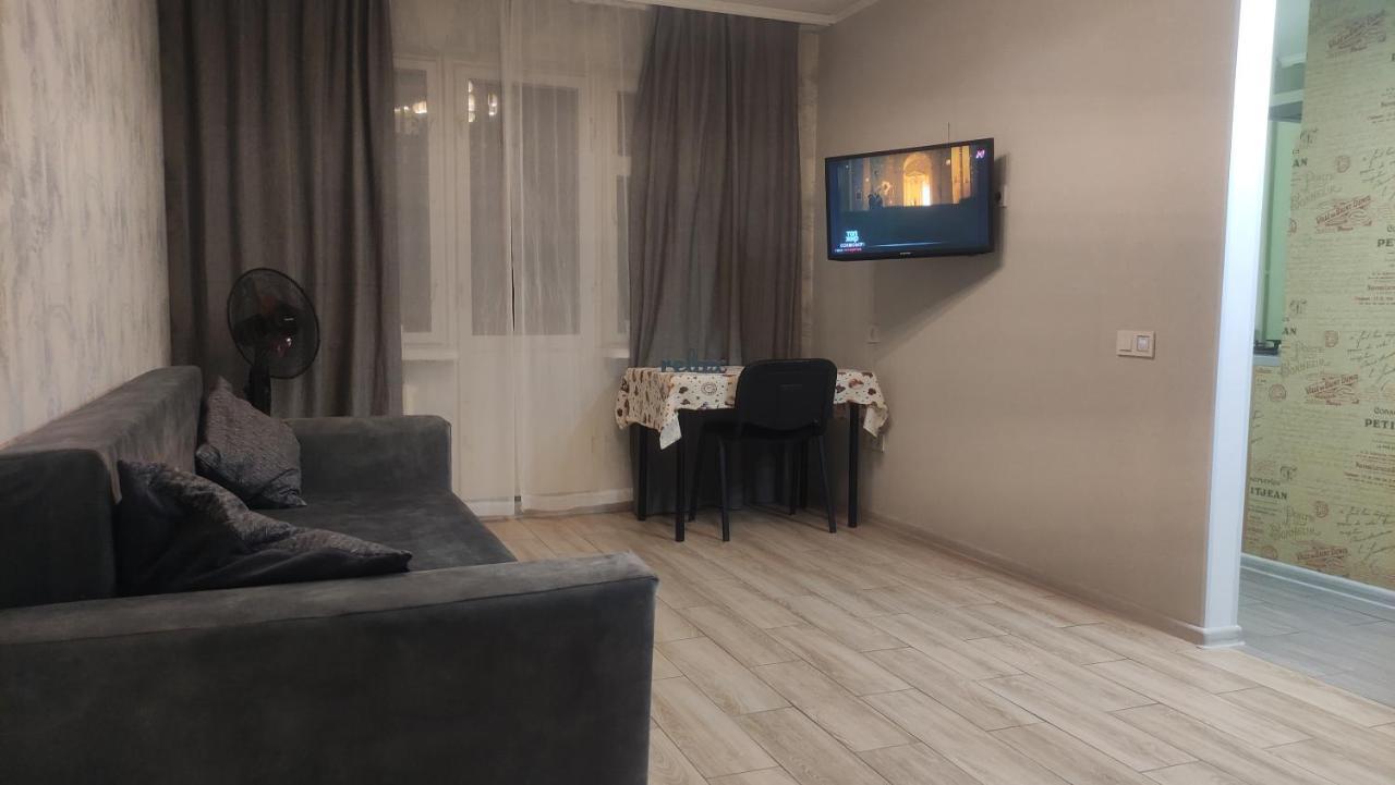 Apartment Near City Center On Peremohy Avenue 46 TTchernihiv Extérieur photo