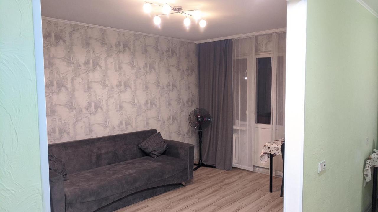 Apartment Near City Center On Peremohy Avenue 46 TTchernihiv Extérieur photo